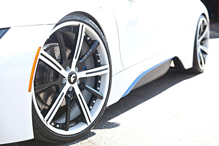 Детали экстерьера BMW i8 on Forgiato Wheels (S220-ECL) 2019 года  (фото 2 из 5)